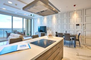 Coastal One-Bedroom Retreat with Direct Sea Views - 5