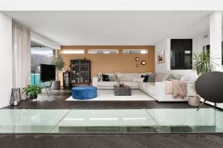 Luxury home with views and sauna, walk to centre - 0