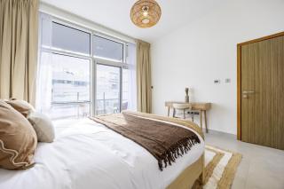 Bloomfields 2BR in Lamar Residence - Raha Beach - 6