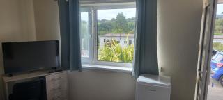 Apartment 27 sleeps 2 with Enclosed Garden - 7