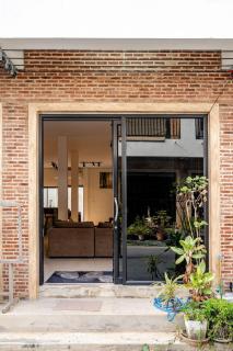 The Town House - 7