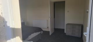 Apartment 28 Sleeps 2 with Enclosed Garden - 8