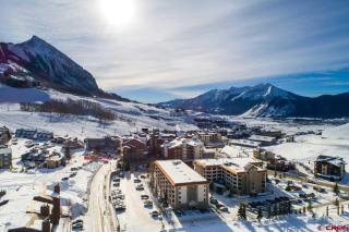 Studio 115 Perfect Location with Pool and Hot Tub - Crested Butte - 5