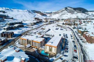 Studio 115 Perfect Location with Pool and Hot Tub - Crested Butte - 3