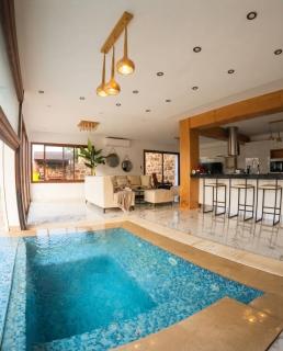 Villa with Unique View, Pool & Nature - 0