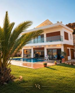 Villa with Unique View, Pool & Nature - 7