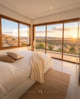 Villa with Unique View, Pool & Nature - 6