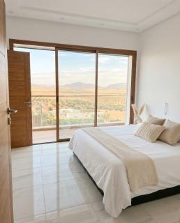 Villa with Unique View, Pool & Nature - 3