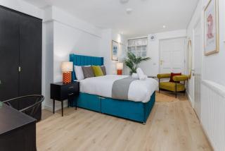 Flatzy - City Centre Mansion, Sleeps 22, 5 Baths - 4
