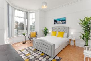 FLATZY - 6 bed Oasis Close to Football Stadiums - 0