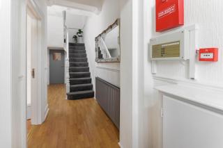 FLATZY - 6 bed Oasis Close to Football Stadiums - 1