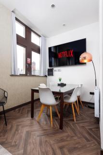 FLATZY - Victoria Street Apartment - Heart of City Centre - 9