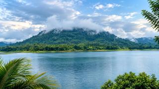 Elee Villa - Waterfront Retreat with Victoria Reservoir & Mountain Views - 8