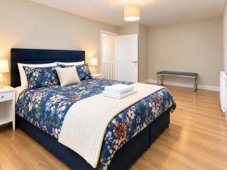 The Meadows- Cozy private room & Free Parking - 0