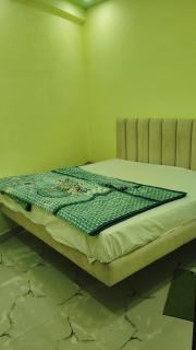 Hotel red crown - 0
