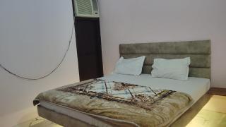 Hotel red crown - 1