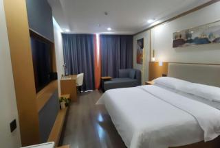 Vienna International Hotel Guangdong Puning Sqaure - 1