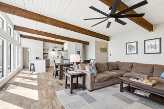 Waterfront 3 bed, 2 bath lake-house on Cedar Creek - 3