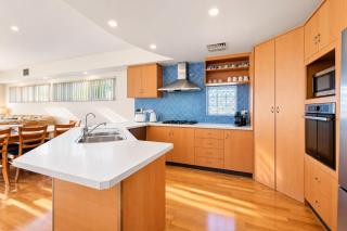 Seacliff Ocean-View Retreat, Moments to the Beach - 5