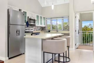 Richmond Estate 3rd Floor Condo Pool Beach Access - 6