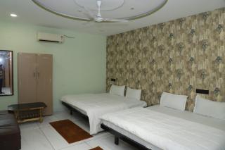 Hotel Shree Hari Palace - 4