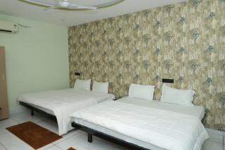 Hotel Shree Hari Palace - 2