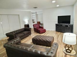 Adorable spacious 3 bedroom loft in La Junta - 0