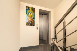 Treebo Premium Joy - 4