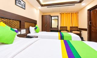 Starlight Hotels Palm Tree Mylapore Ramakrishna Mutt Road chennai - 9
