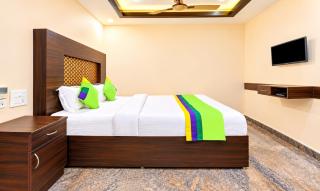 Starlight Hotels Palm Tree Mylapore Ramakrishna Mutt Road chennai - 4