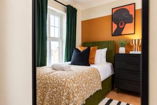 Darlington 3BR – Bright Spacious Stylish - 3