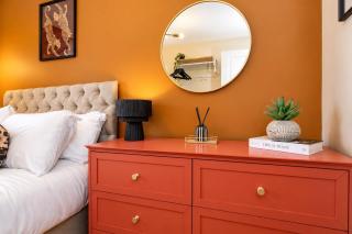 Darlington 3BR – Bright Spacious Stylish - 1