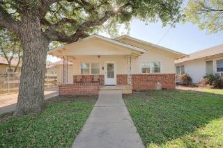 Home < 2 Mi to Historic Dtwn & Brownwood Coliseum! - 8