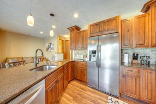 Idyllic Somerset Condo: Ski, Hike & Relax! - 1