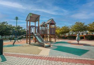 Beachfront 4BR and Maid's Villa with Garden Sleeps 10 - 7