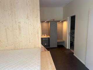 107-Central Family Group Room for 6 - Free Parking - 5