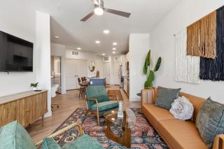 Stylish 1BR at Collin Square Pool Gym CSA 6215 - 6