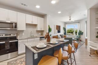 Stylish 1BR at Collin Square Pool Gym CSA 6215 - 4