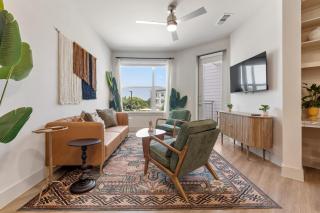 Stylish 1BR at Collin Square Pool Gym CSA 6215 - 2