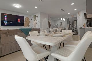 Modern 3BR Home with BBQ & Garage Parking - 8