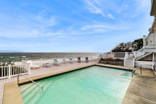 Sagamore Beach Retreat - 9