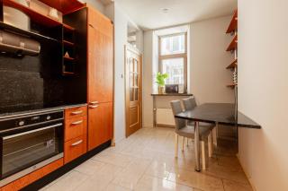Central King Apartment, Old Town - 8