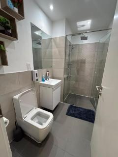 SkylineSquare studio Apartments at Loxwood House - 9
