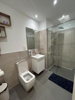 SkylineSquare studio Apartments at Loxwood House - 7
