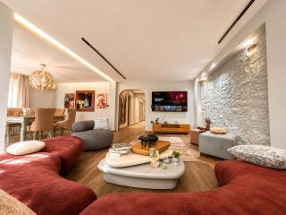 Bright 3BR Nasr City Stay Balcony and BBQ - 9