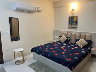 Signature Apartment 2 Rooms 2 Washrooms Combo Parking Lift Topovan - 6