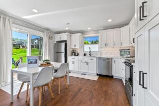 Waterfront Cottage with Beach Access & Views - 9