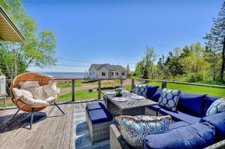 Waterfront Cottage with Beach Access & Views - 6