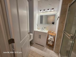 Cozy walkout retreat beside pond and trail - 7