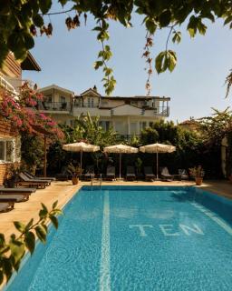 Ten Apart Hotel - 9